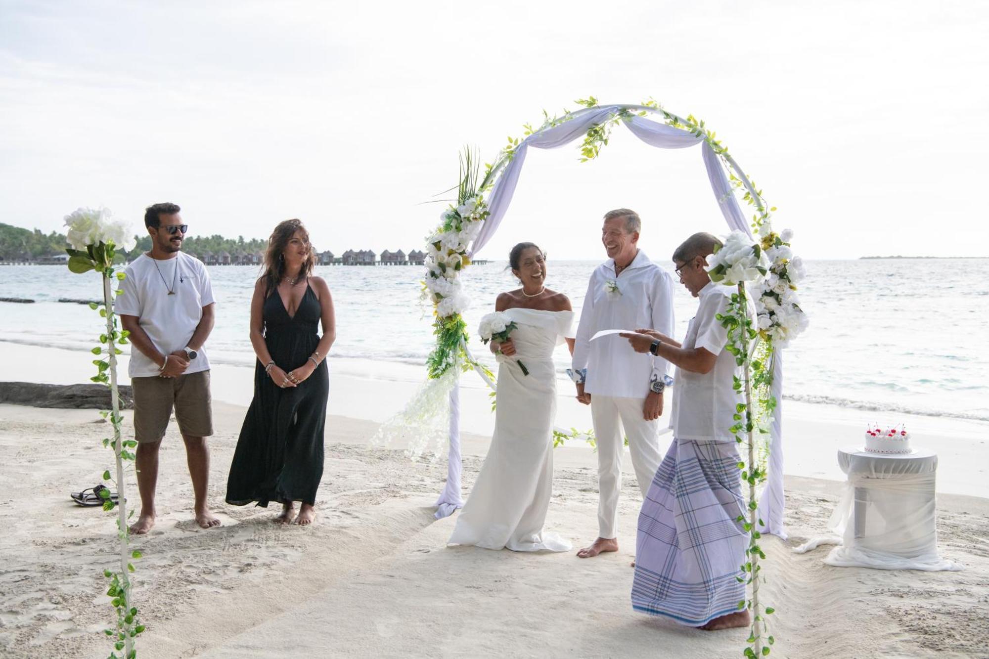 Готель Paguro Seaview Bodufolhudhoo Екстер'єр фото